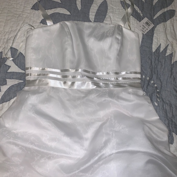 David's Bridal White Strapless Satin Wedding Dress - Size 16 - New in Box - Picture 10 of 16